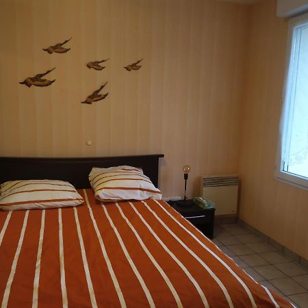 Apartamento Chez Fabienne T1 Le Breuil-sur-Couze Exterior foto