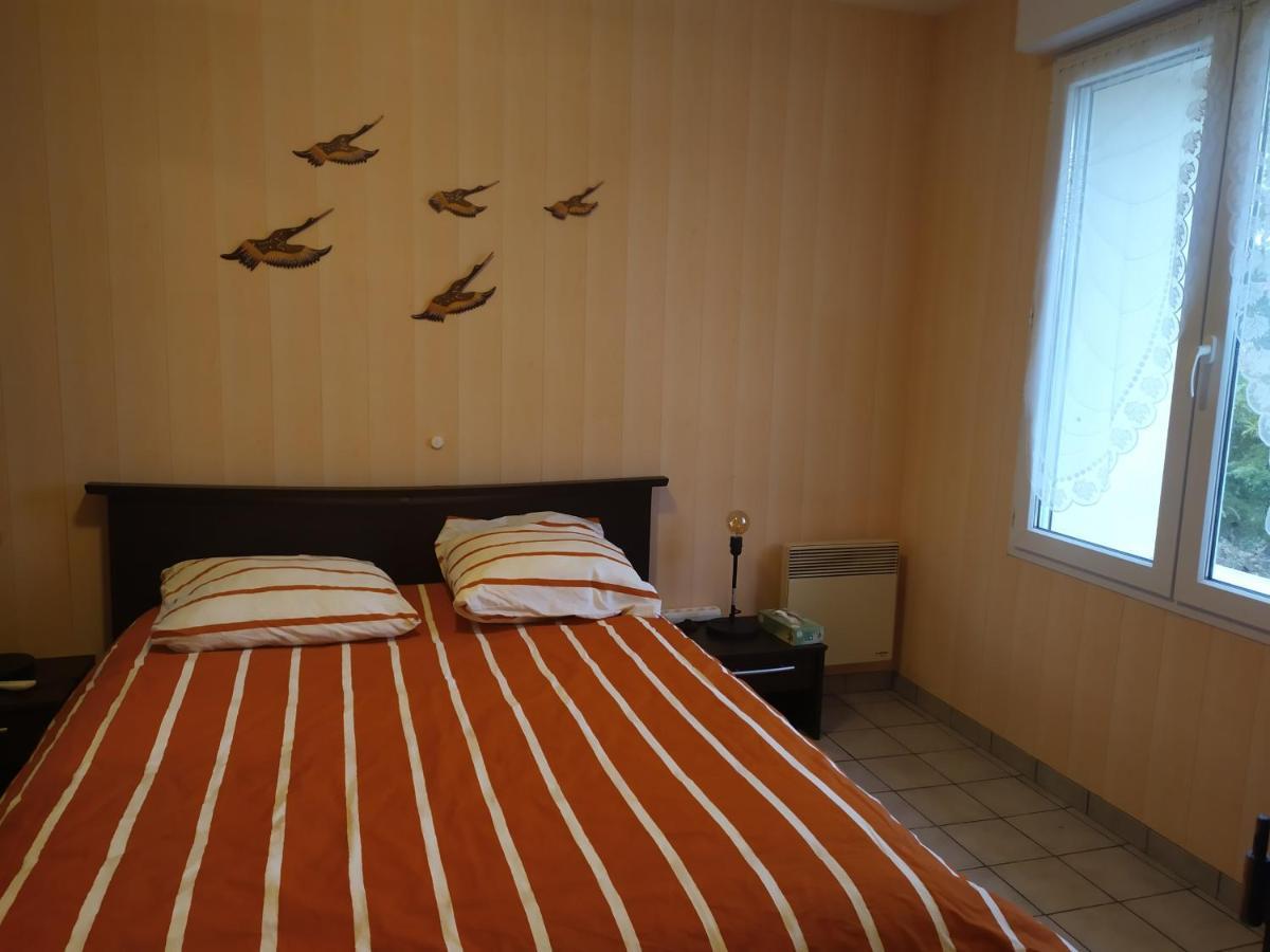 Apartamento Chez Fabienne T1 Le Breuil-sur-Couze Exterior foto