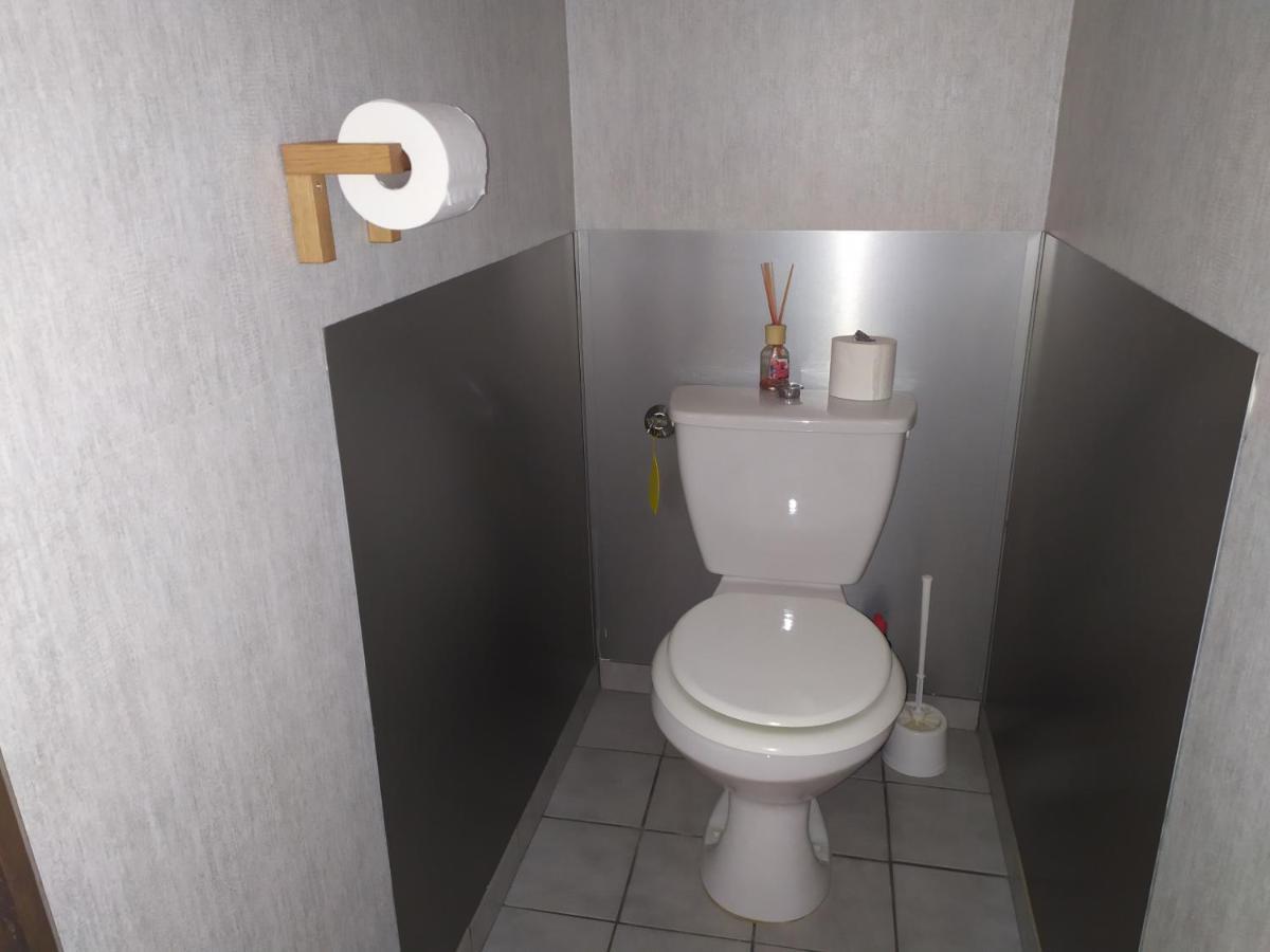 Apartamento Chez Fabienne T1 Le Breuil-sur-Couze Exterior foto