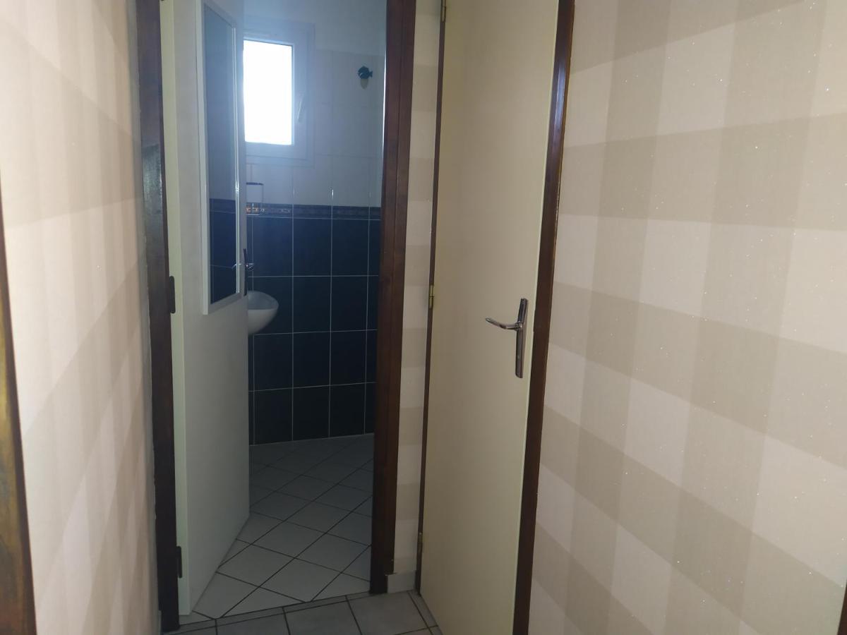 Apartamento Chez Fabienne T1 Le Breuil-sur-Couze Exterior foto